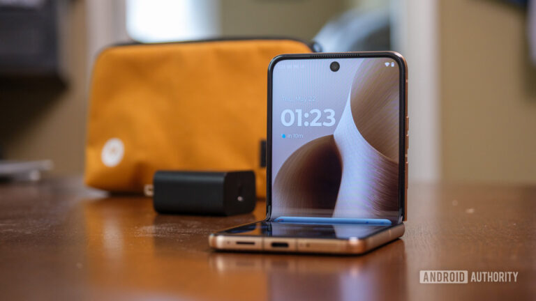 Motorola Razr vs. Galaxy Z Flip: co dává v Česku smysl