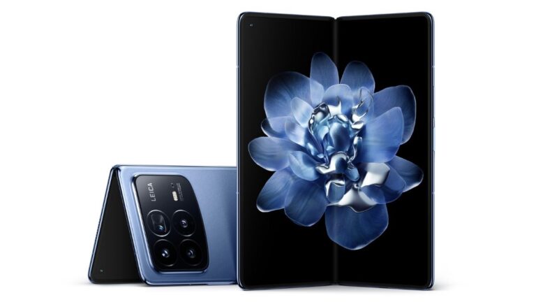 Koupit skládací telefon v Česku v roce 2026?